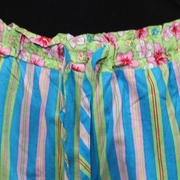 Secret Stripe Shorts (s) - Picture 2 of 9